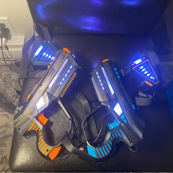 2X Squad Hero Rechargeable Laser Tag Set for Kids, Teens & Adults - Guns & Vests - Picture 2 of 13